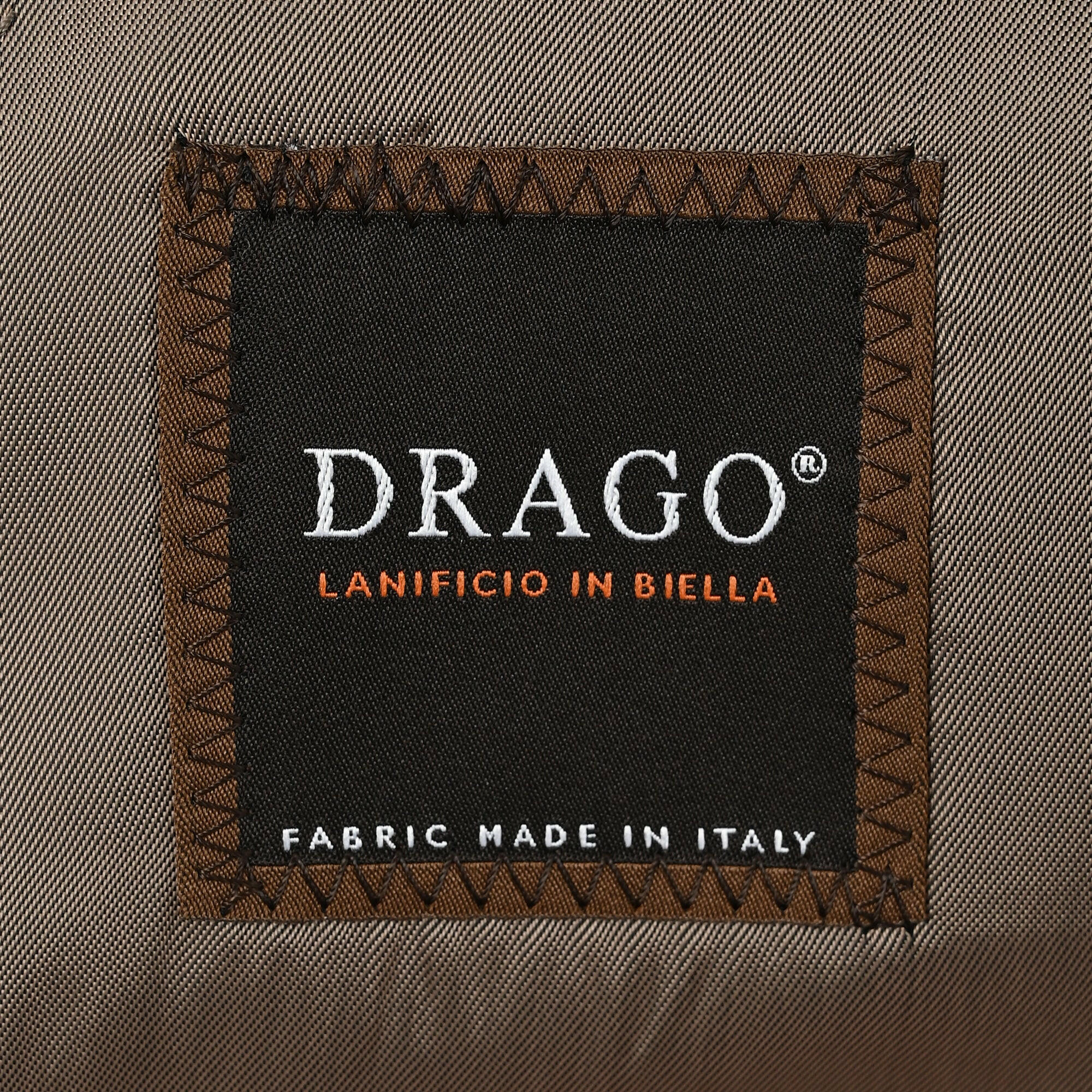 DRAGO - 日本製 ウールシルク 1タック シルキータッチ スーツ / ブラウン / AB体.