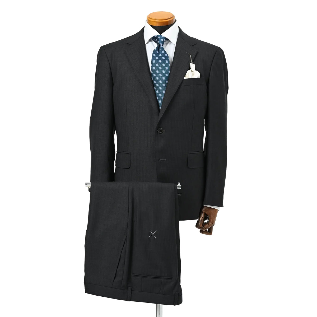 Ermenegildo Zegna TRAVELLER ウールノータックスーツ オルタネイトストライプ チャコールグレー GS-801